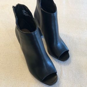 Seven Dials Peep Toe Booties 6.5